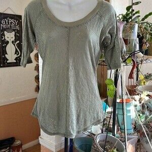 Express Women’s Scoop Neck Tee Olive Green 3/4 Sleeve Size Small Lightweight